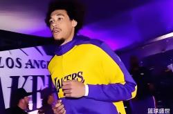 pg模拟器下载关于今晨欧超杯焦点战；洛杉矶湖人主帅复盘；气氛紧张；赛季目标并未改变的信息